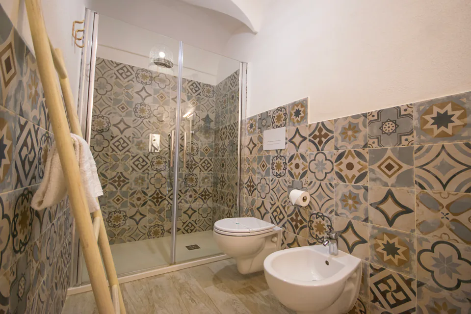 Il bagno della camera Pompia con la doccia XL