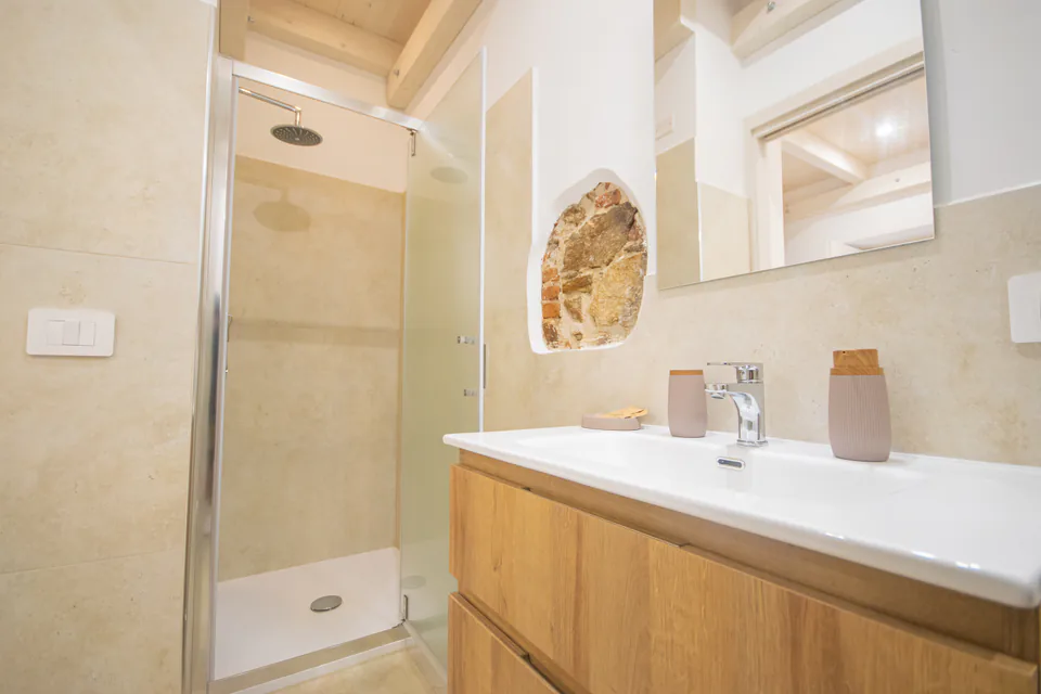 Bagno con doccia