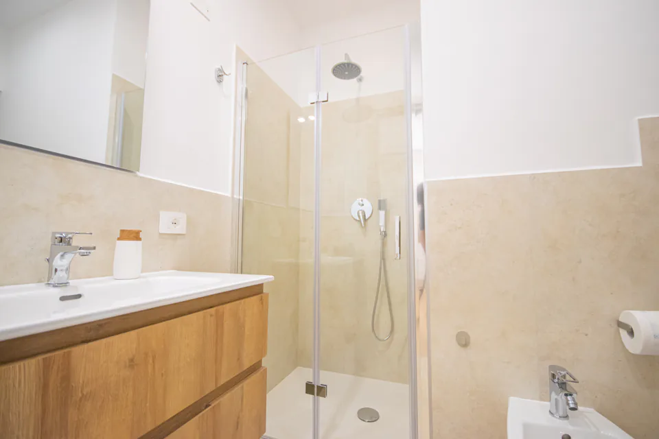 Bagno con doccia