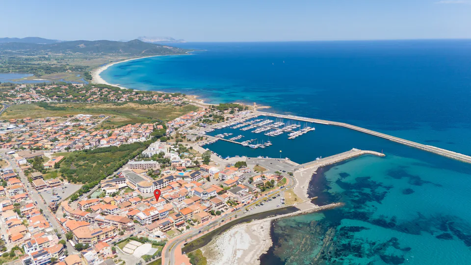 La Caletta dall’alto, con il porto e la costa